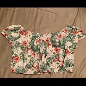 I am selling a crop top the size is M
